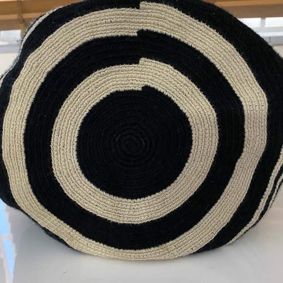 Colombian Wayuu Mochila Boho Shoulder Bucket blue and black handmade Bag - Picture 11 of 13